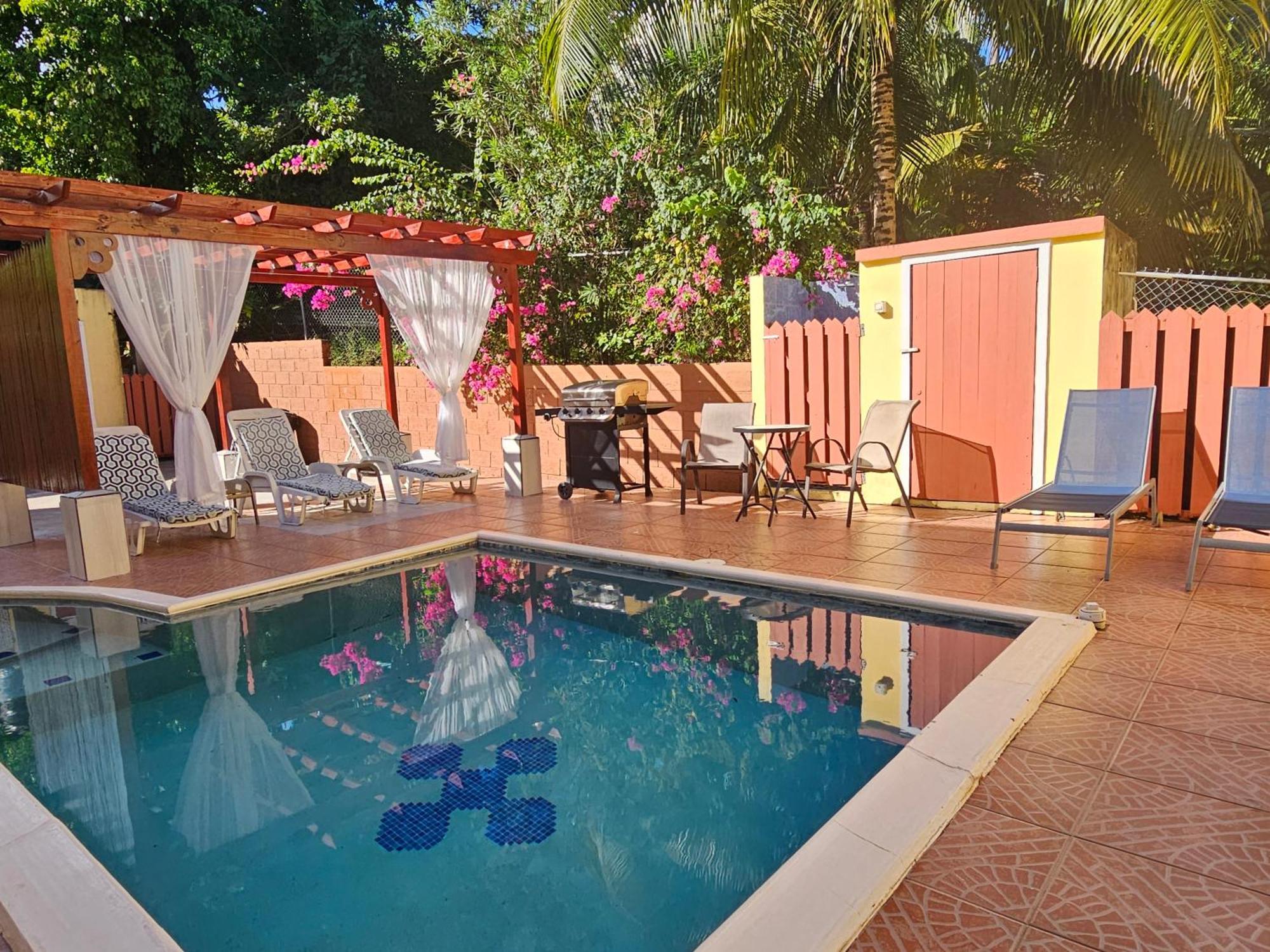 Royal Escape - 1 Hotel Anse La Raye Exterior photo